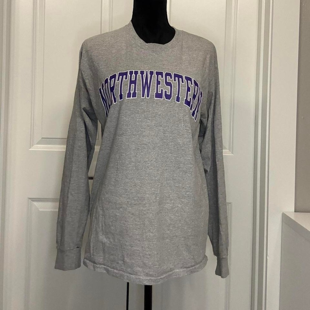 Northwestern University purple and grey long sleeve shirt -Size M‎